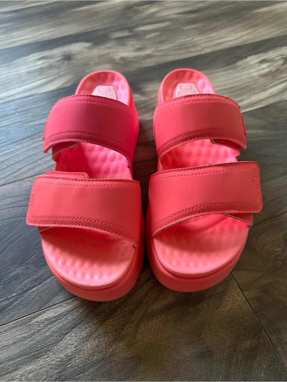 Hey Dude Electric Delray Slide Platform Sandal in Electric Pink W8